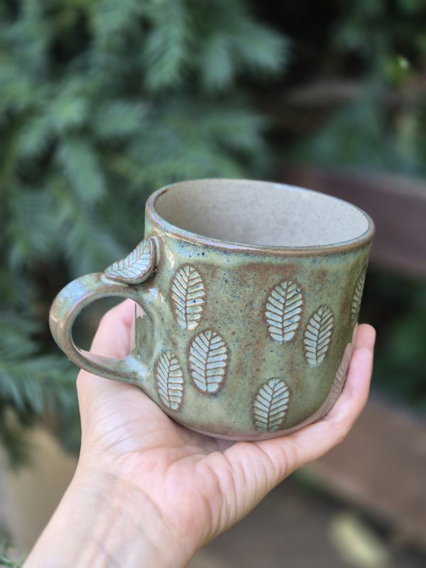 Ceramic leaf mug
